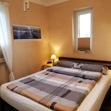 Duenenstrasse 33a, Eg Links Daire *